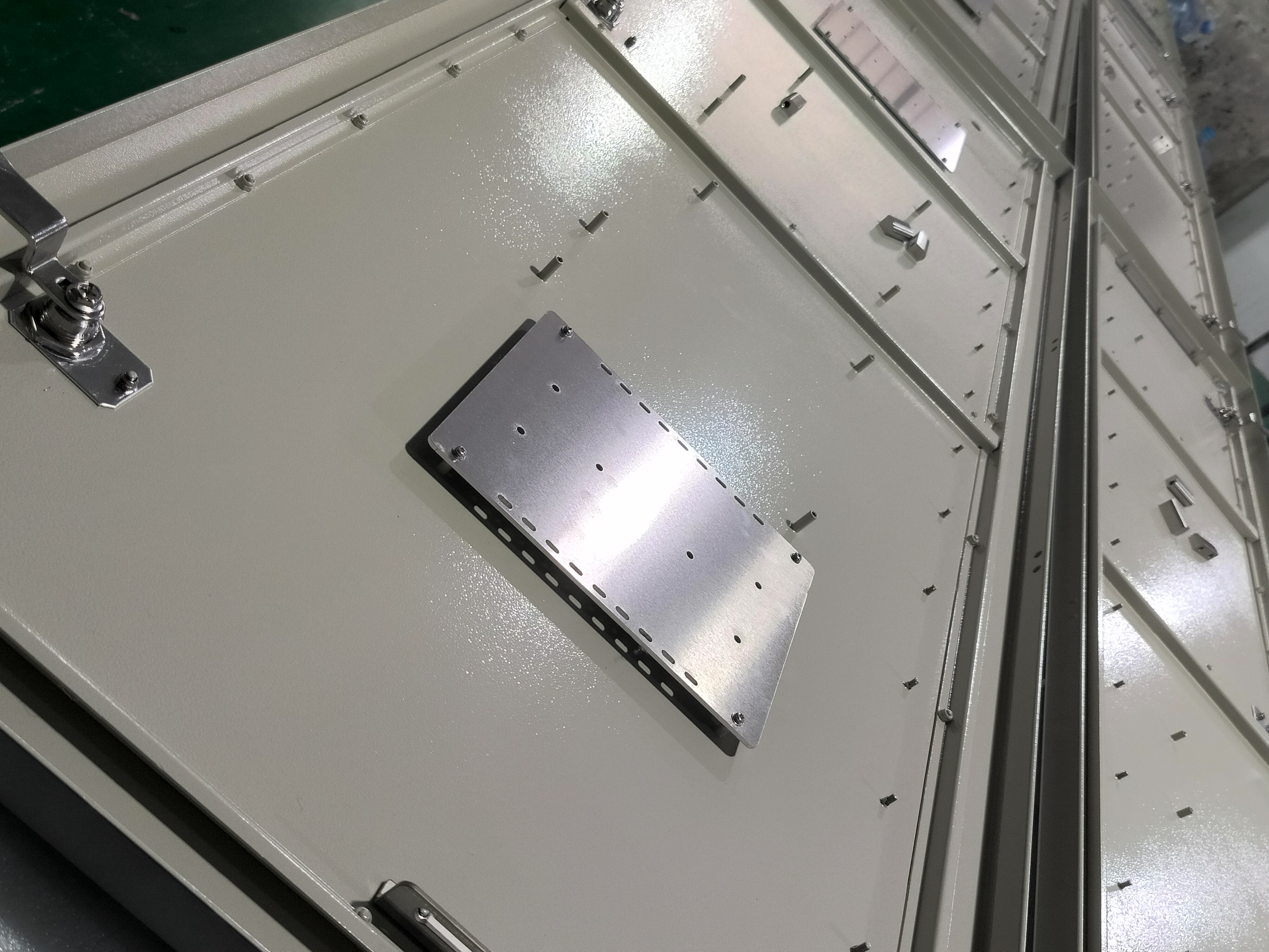 Customized 1400mm*1120mm Outdoor Weatherproof LED Display Enclosure