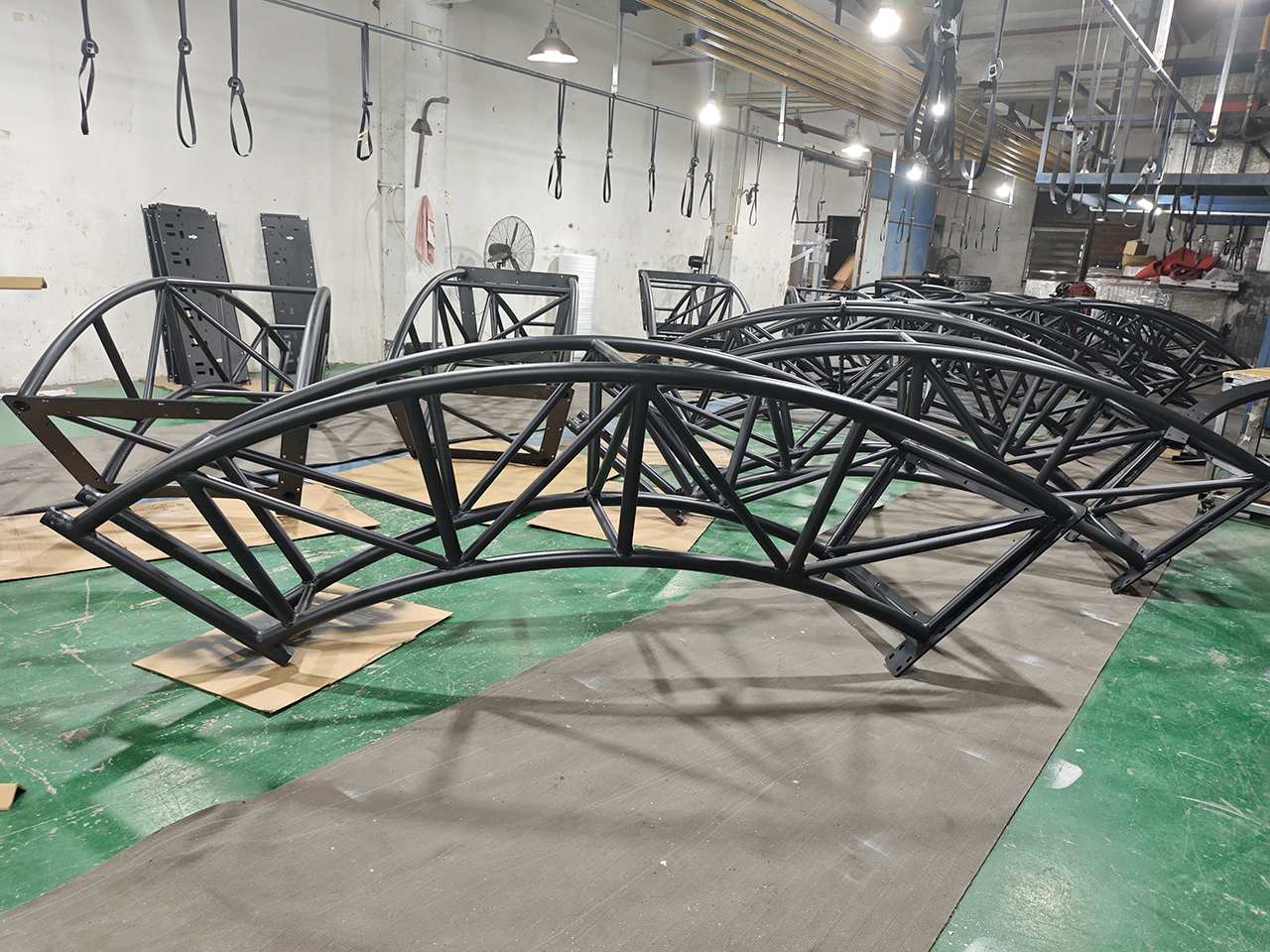 Curved Stage Truss System with Ground Support Base for LED and Lighting Structures