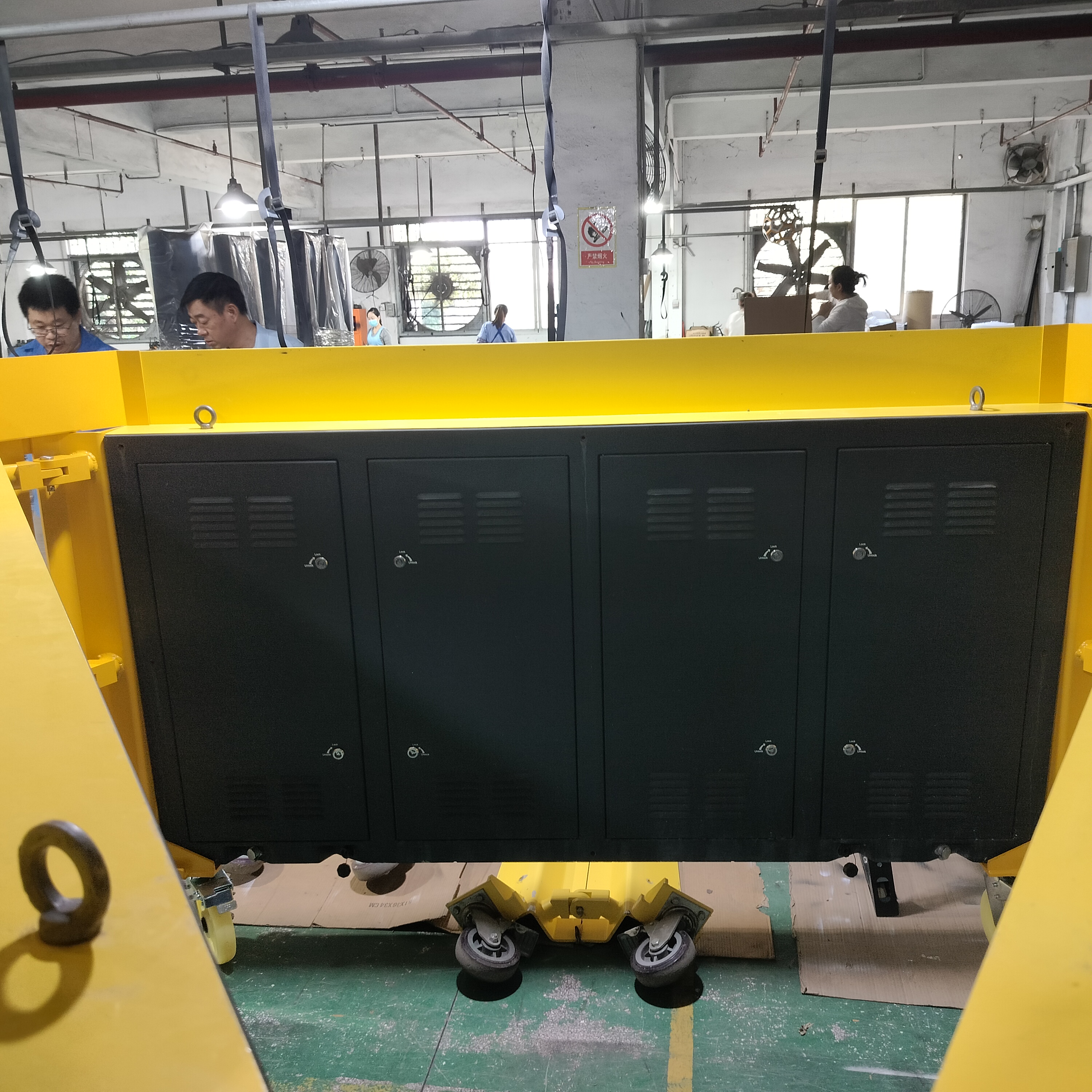 Custom Portable Sheet Metal LED Display Cabinet