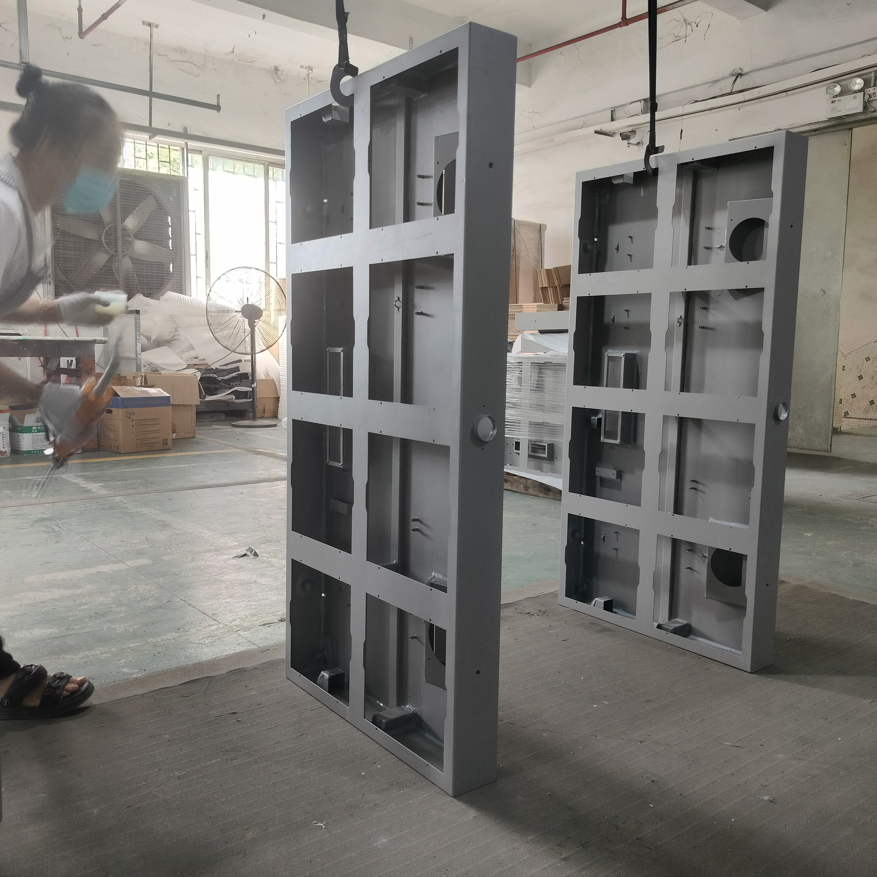 Welded Aluminum Frame with Corrosion Resistant Coating IP65 Waterproof LED Display Cabinet