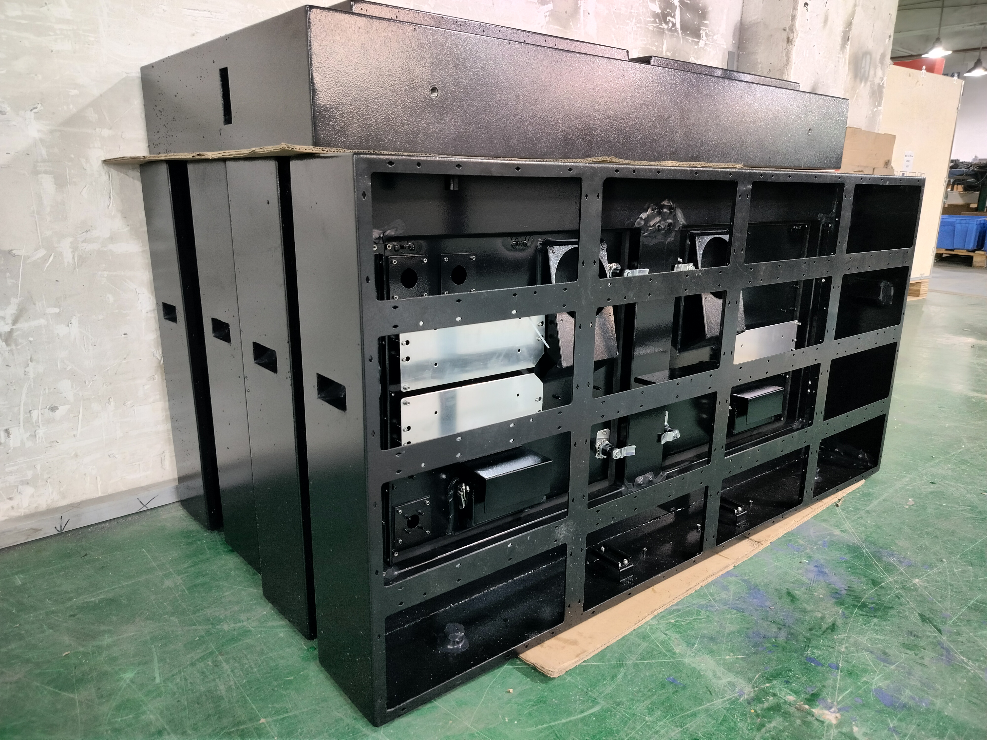 Customized 160mm*320mm Outdoor Waterproof LED Display Cabinet 