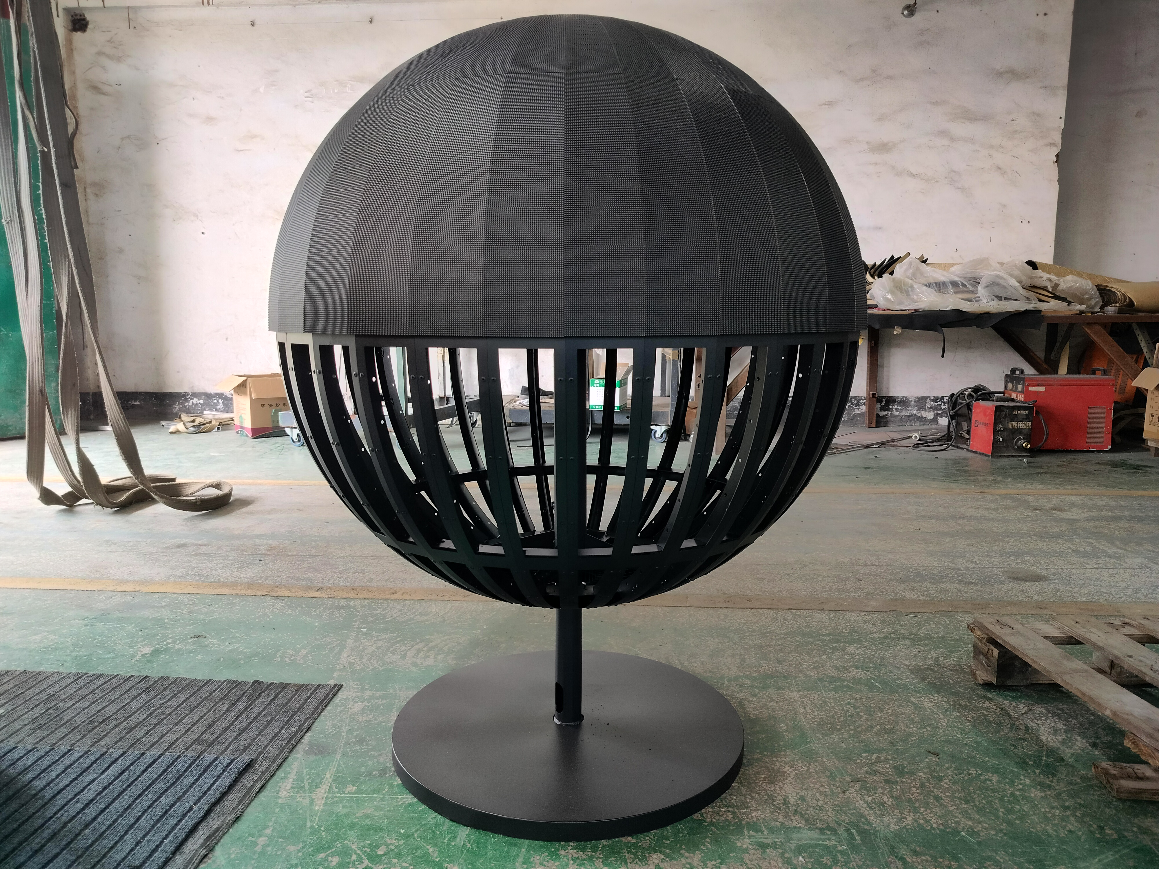 Indoor Steel Sphere LED Frame