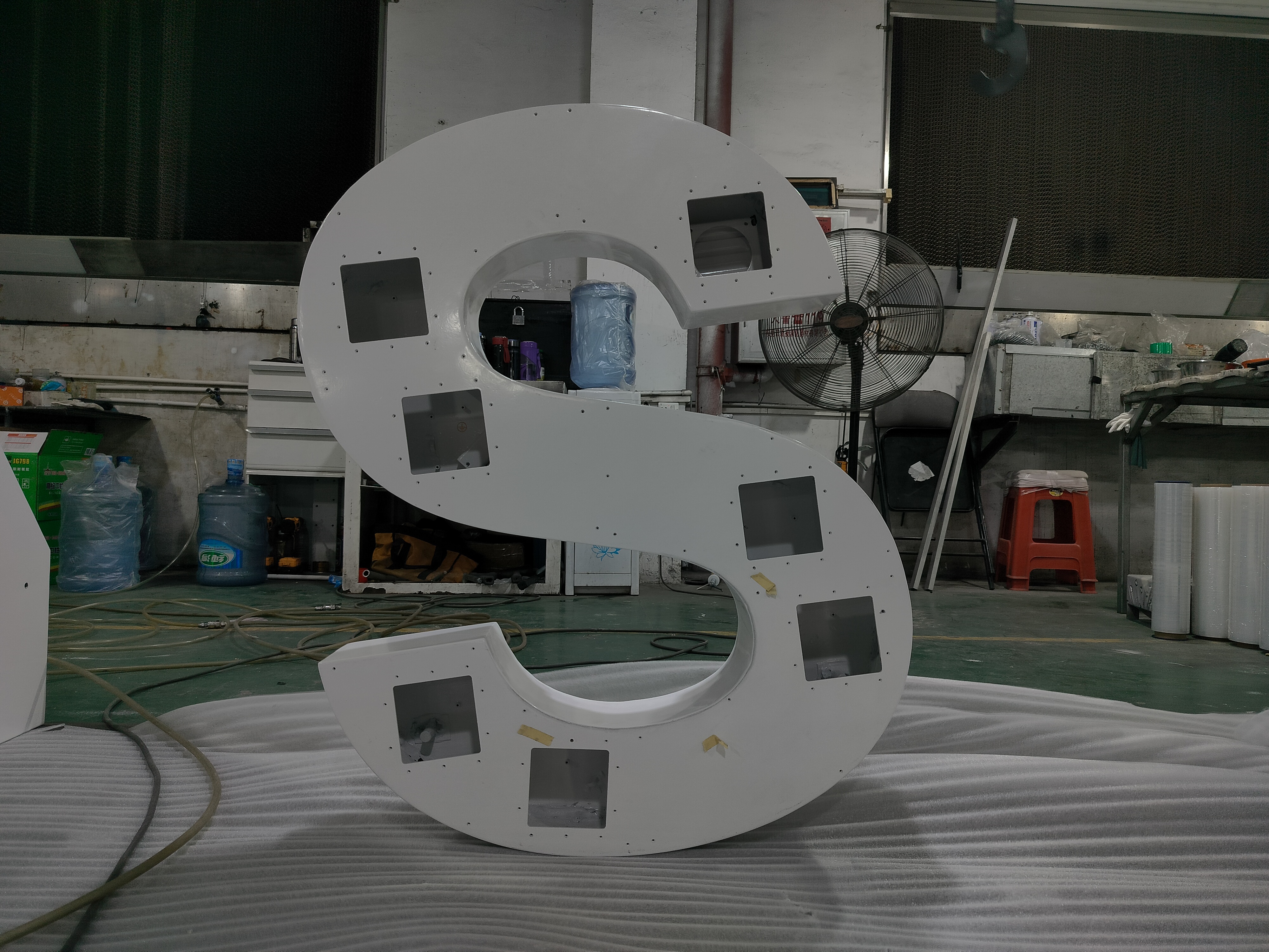 Customized Aluminum LED Cabinet