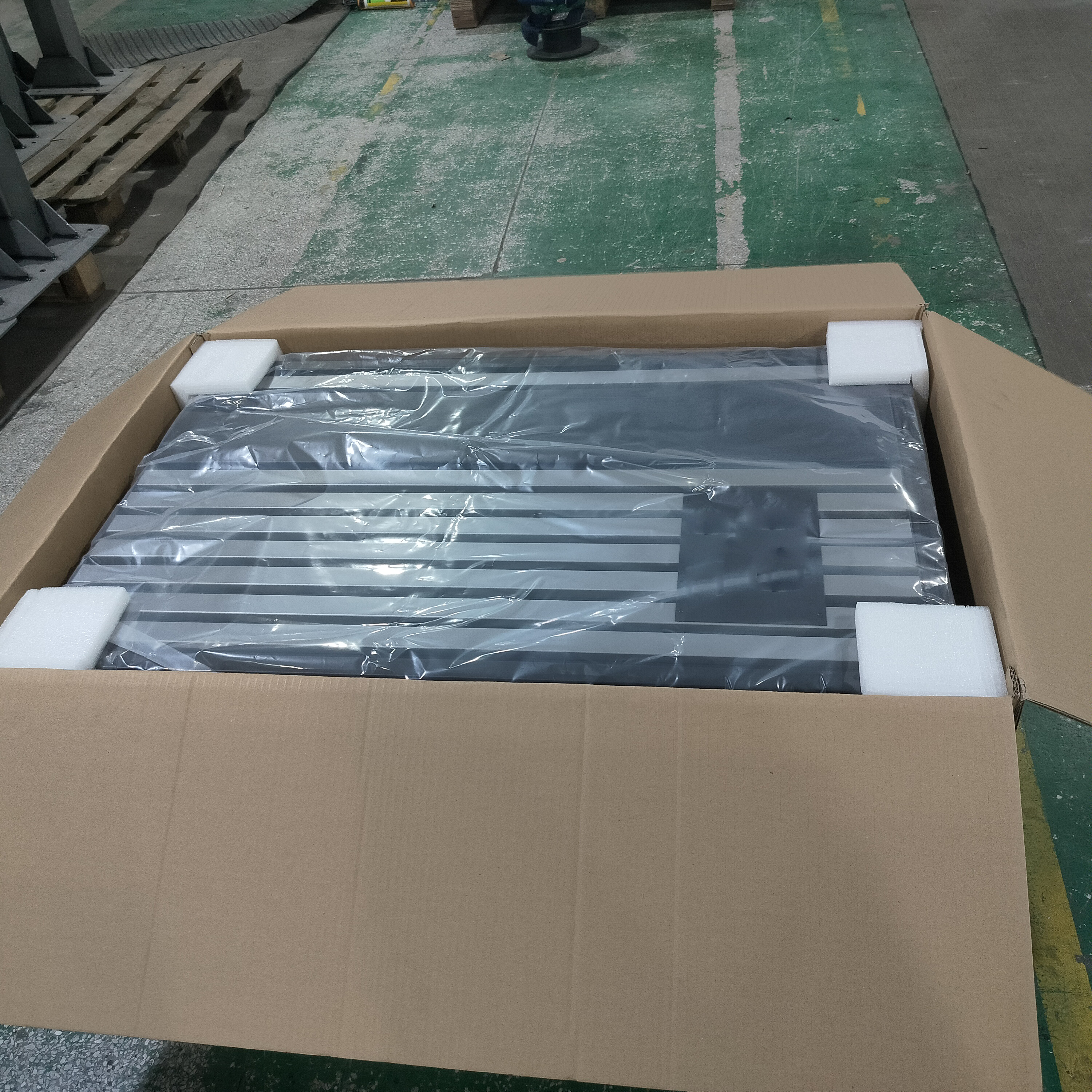 Durable Sheet Metal Mailbox - Secure Parcel Box