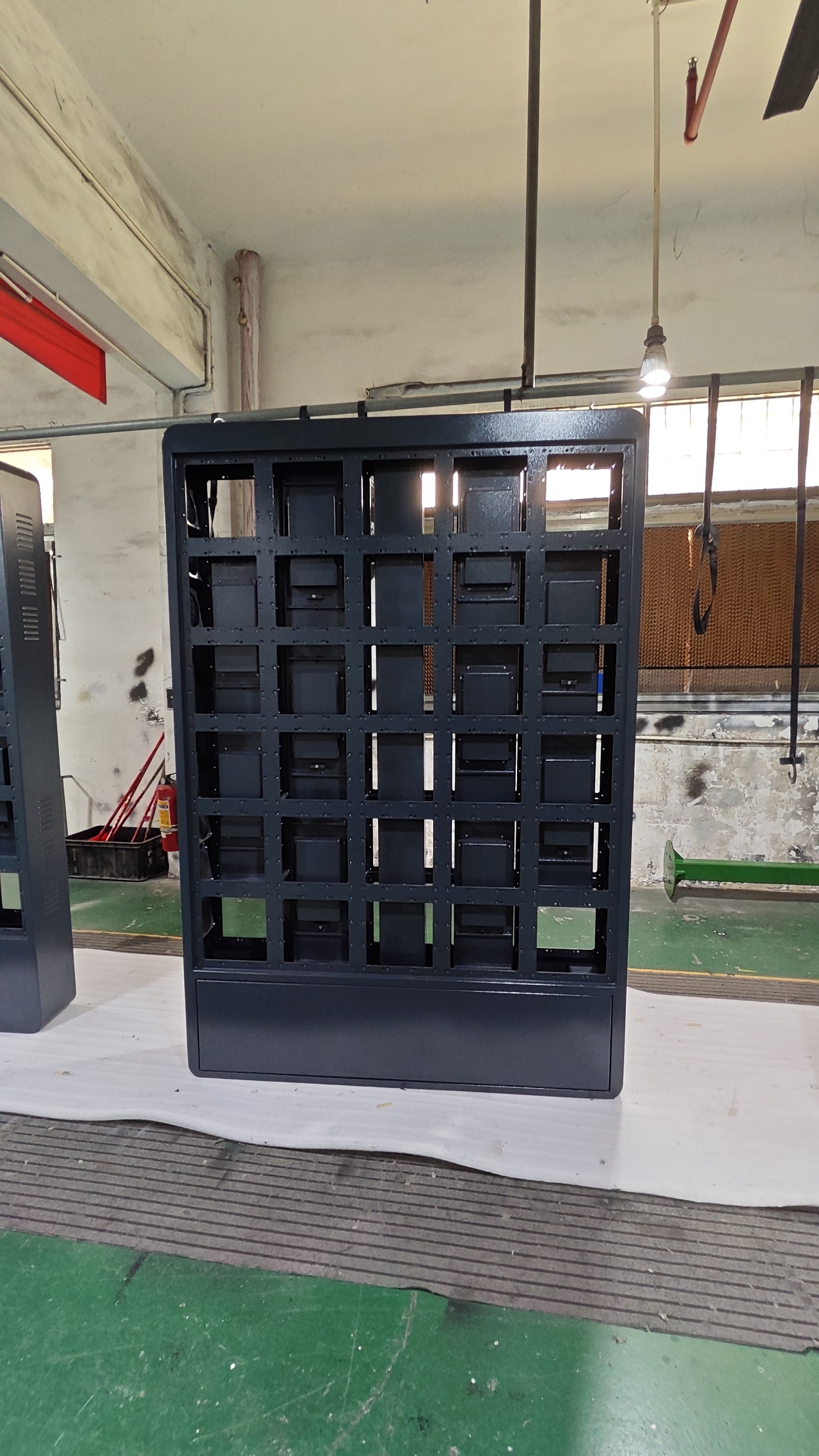 Custom Sheet Metal IP65 LED Display Cabinet